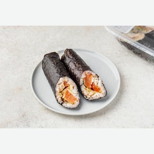 Ролл нори с лососем и томатами