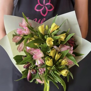 ПЯТЬ ЦВЕТОВ Букет 7 альстромерий микс, Букет