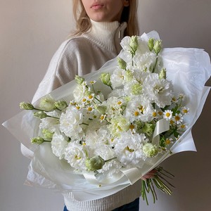 VERESK Воздушный букет из нежной эустомы и ромашки (М), 1 шт.