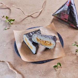 Онигири Пятёрочка Кафе с кальмаром и соусом Том Ям 110 г